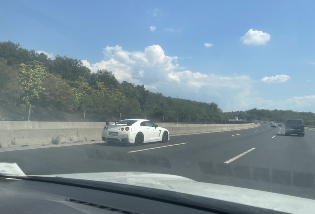 Nissan GT-R 2012