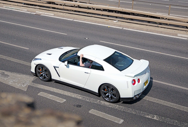 Nissan GT-R