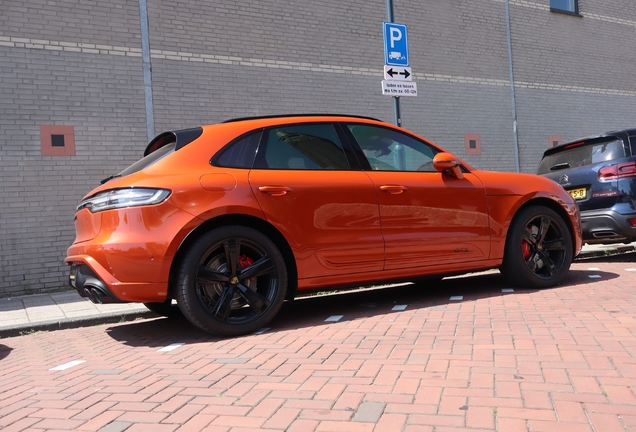Porsche 95B Macan GTS MkIII