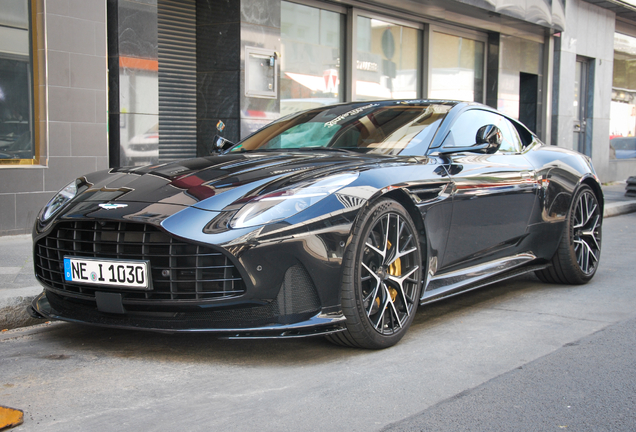 Aston Martin DB12