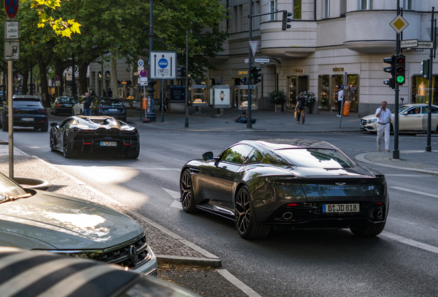 Aston Martin DB12