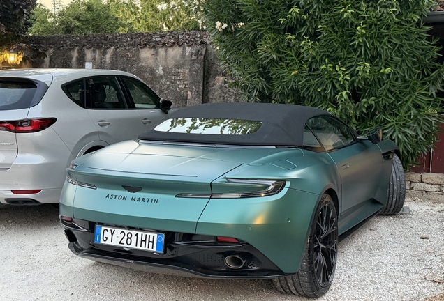 Aston Martin DB12 Volante