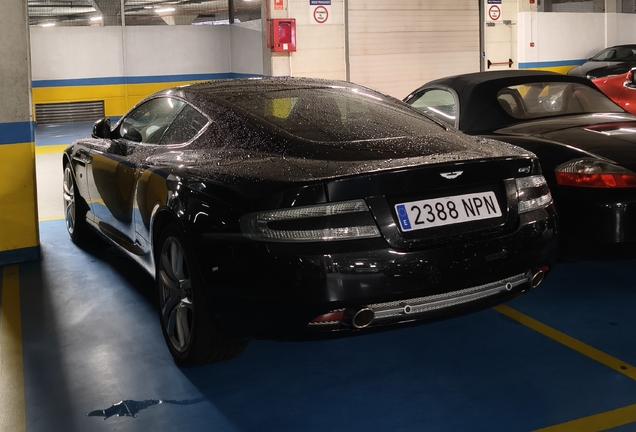 Aston Martin DB9