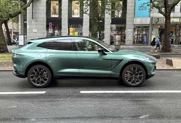 Aston Martin DBX