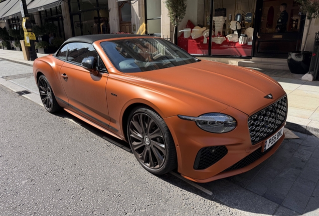 Bentley Continental GTC Mulliner 2025