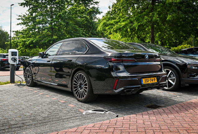 BMW M760e xDrive