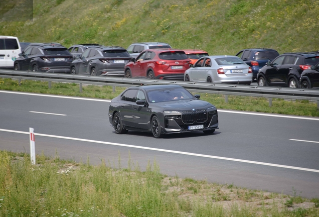 BMW M760e xDrive