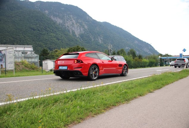 Ferrari GTC4Lusso