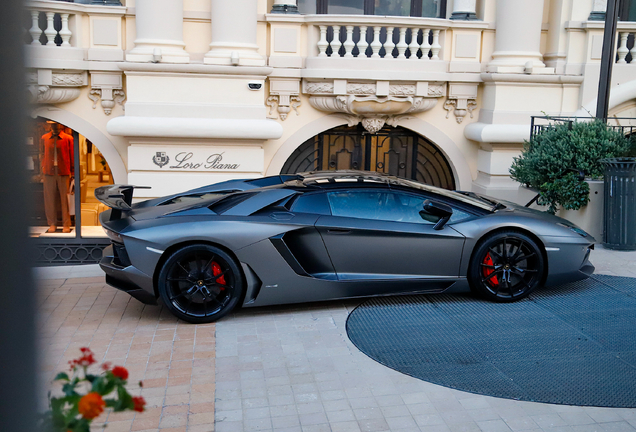 Lamborghini Aventador LP700-4 Roadster