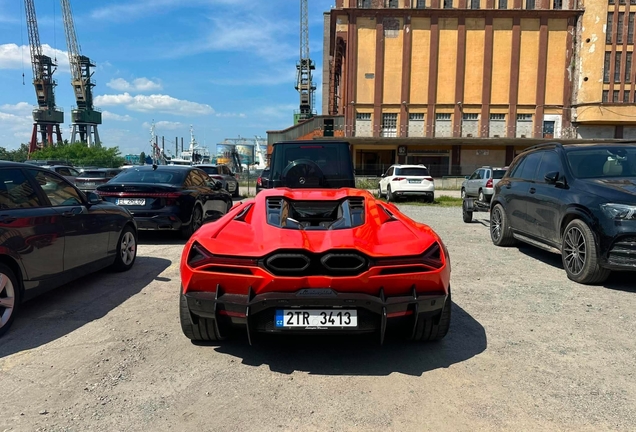 Lamborghini Revuelto