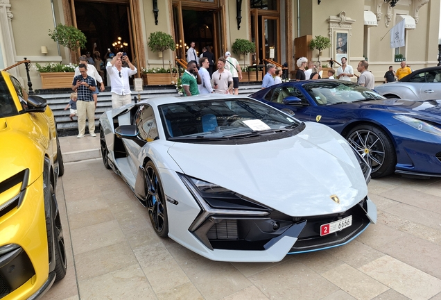 Lamborghini Revuelto