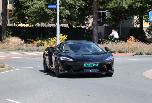 McLaren GT