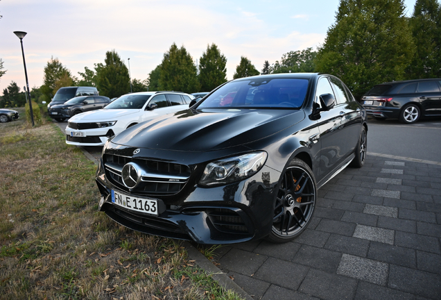 Mercedes-AMG E 63 S W213