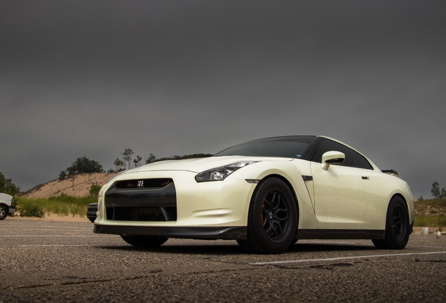 Nissan GT-R 2011