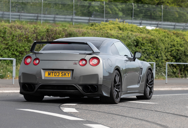 Nissan GT-R 2011