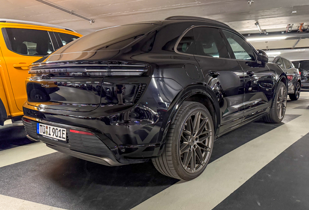 Porsche Macan EV Turbo
