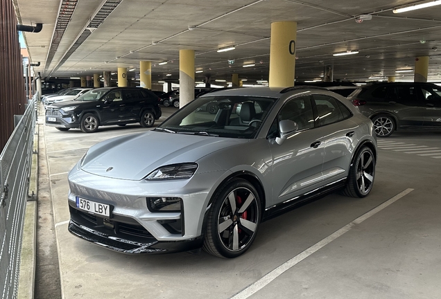 Porsche Macan EV Turbo