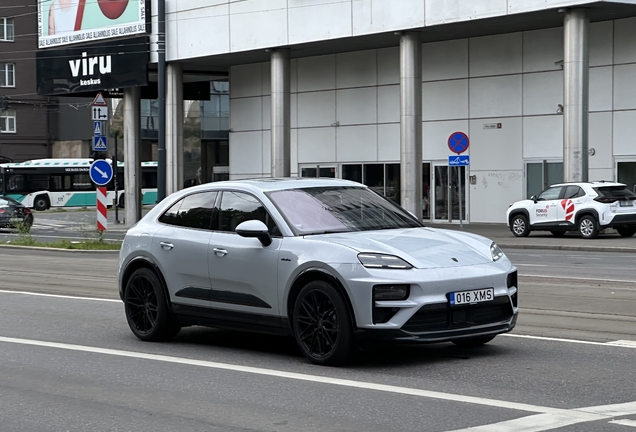 Porsche Macan EV Turbo
