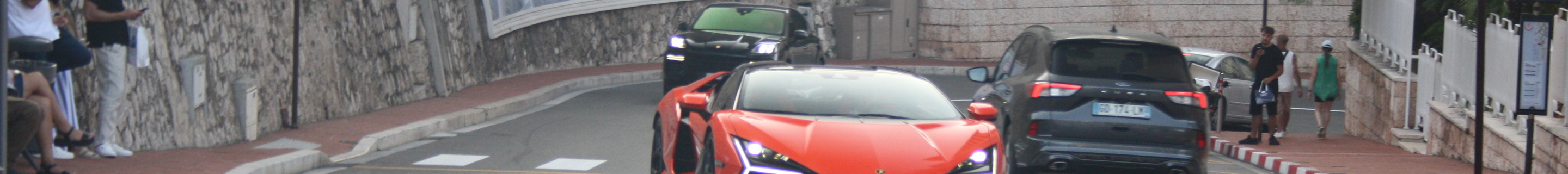 Lamborghini Revuelto