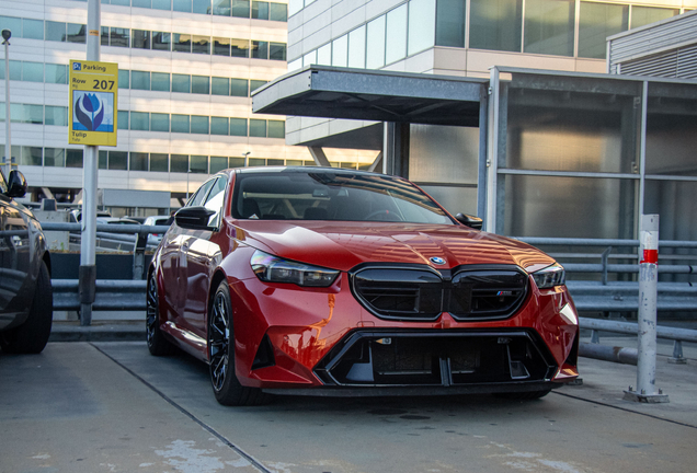 BMW M5 G90
