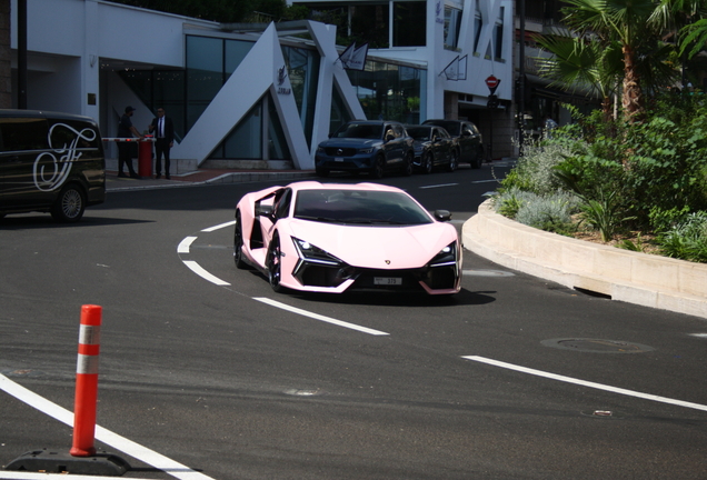 Lamborghini Revuelto