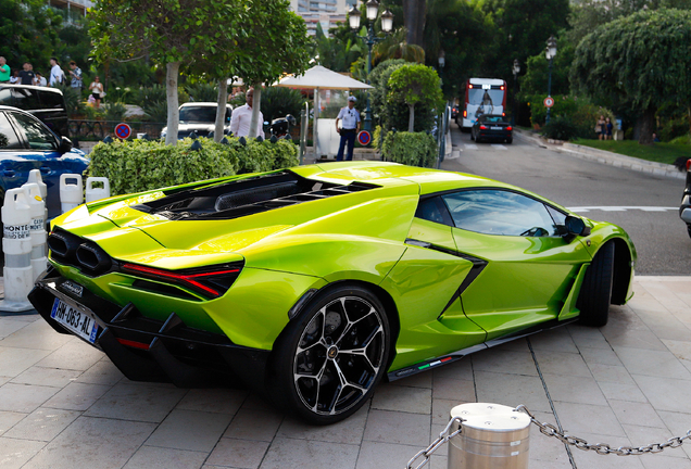 Lamborghini Revuelto