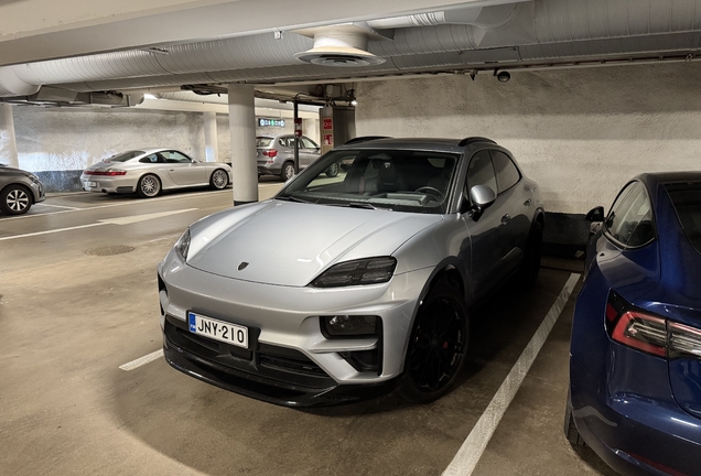 Porsche Macan EV Turbo