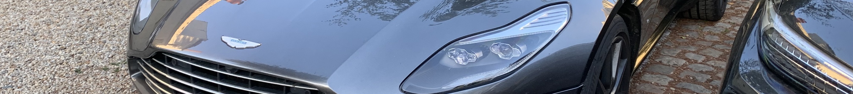 Aston Martin DB11