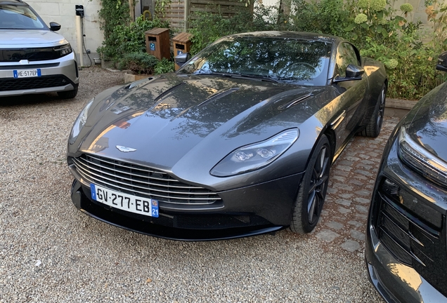 Aston Martin DB11