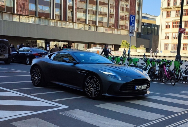 Aston Martin DB12