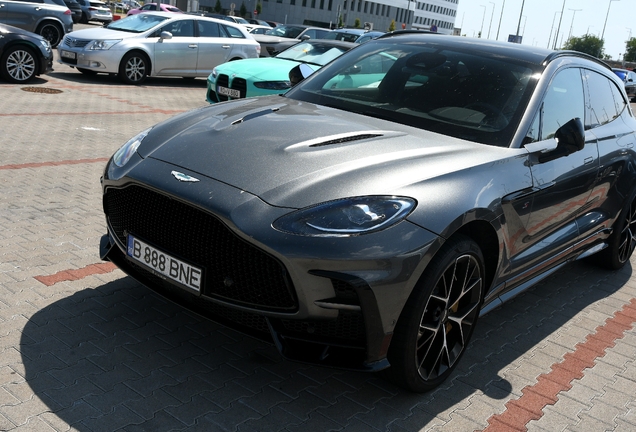 Aston Martin DBX S