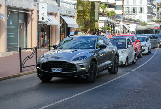 Aston Martin DBX707