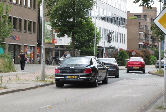 Bentley Flying Spur V8 2021