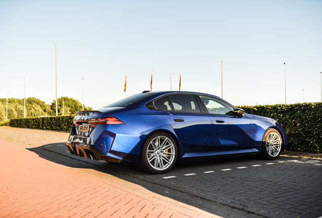 BMW M5 G90