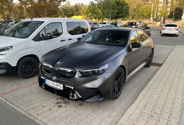 BMW M5 G90