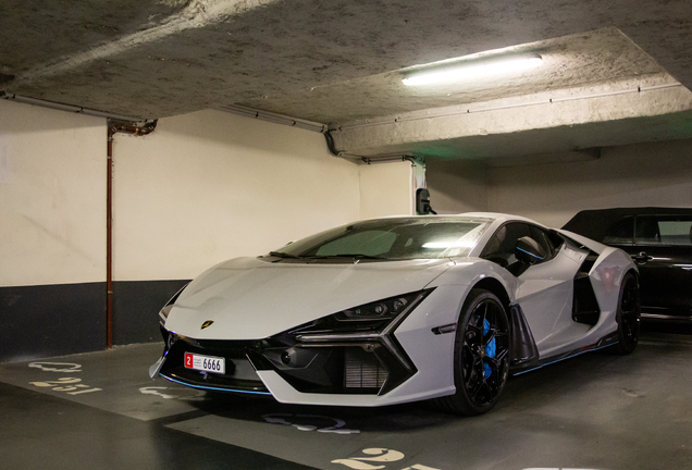 Lamborghini Revuelto