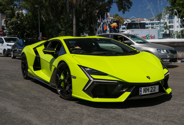 Lamborghini Revuelto
