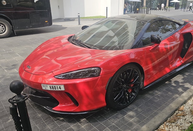 McLaren GT