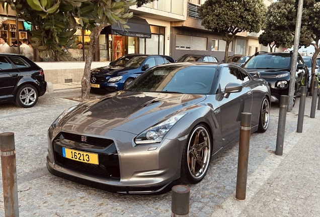 Nissan GT-R