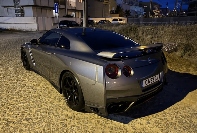 Nissan GT-R