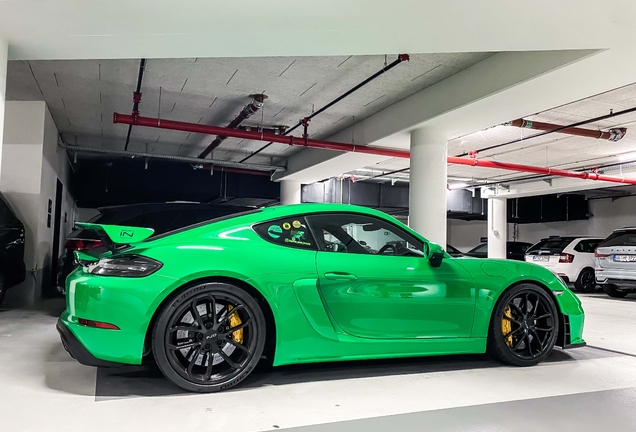 Porsche 718 Cayman GT4
