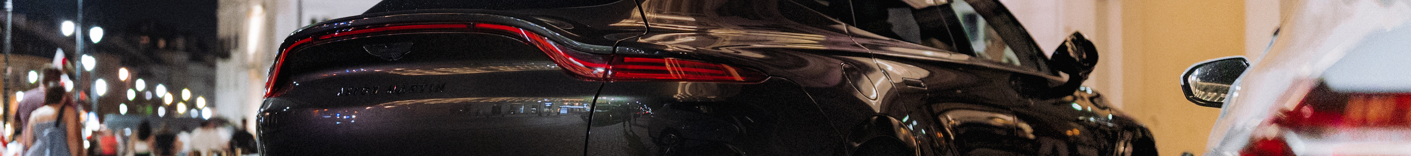 Aston Martin DBX707
