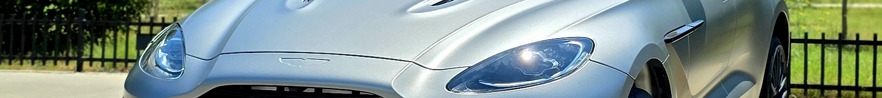 Aston Martin DBX707