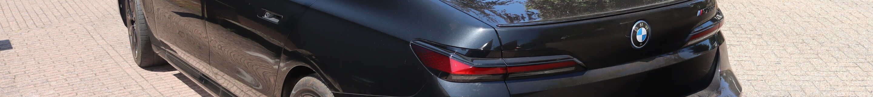 BMW M760e xDrive