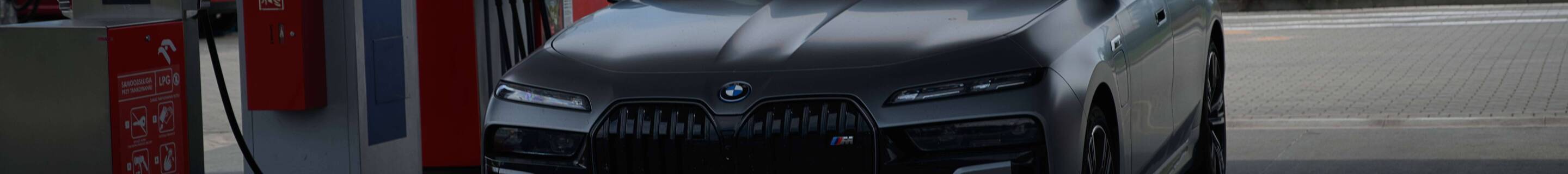 BMW M760e xDrive