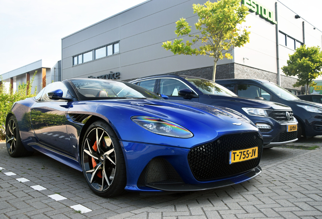 Aston Martin DBS Superleggera Volante