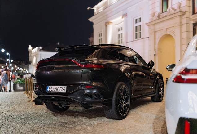 Aston Martin DBX707