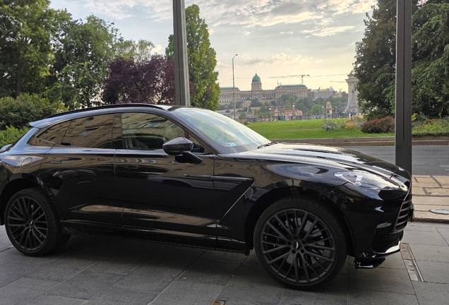 Aston Martin DBX707