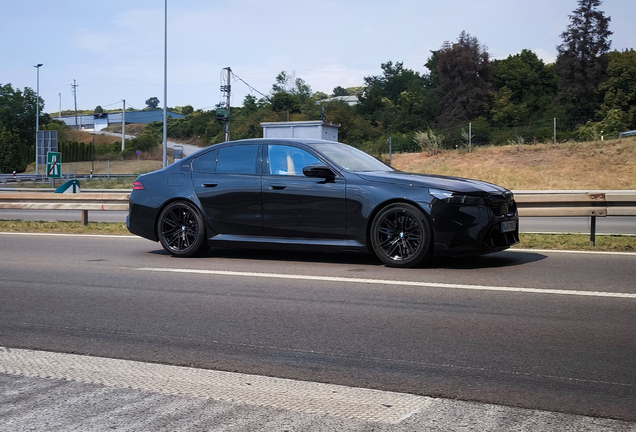 BMW M5 G90