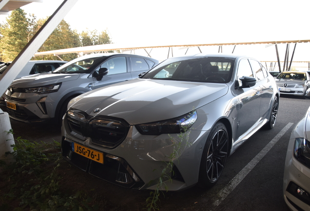 BMW M5 G90